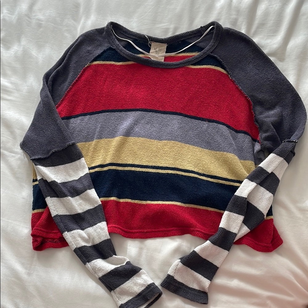 FREE PEOPLE light weight cropped sweater